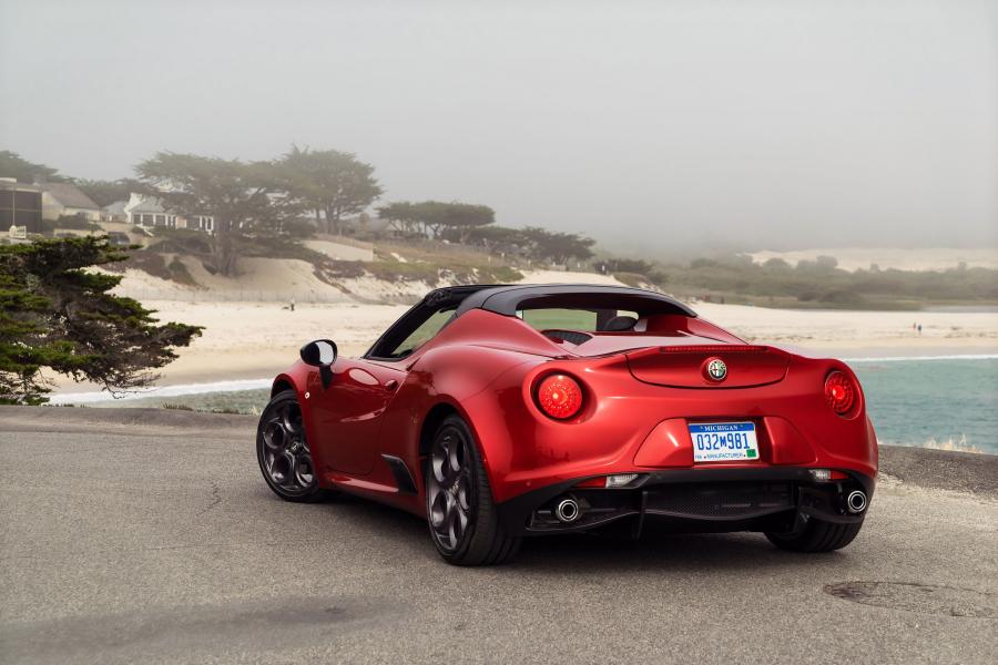 Alfa Romeo 4C Spider (960) 2015 года  (NA) (фото 28 из 40)